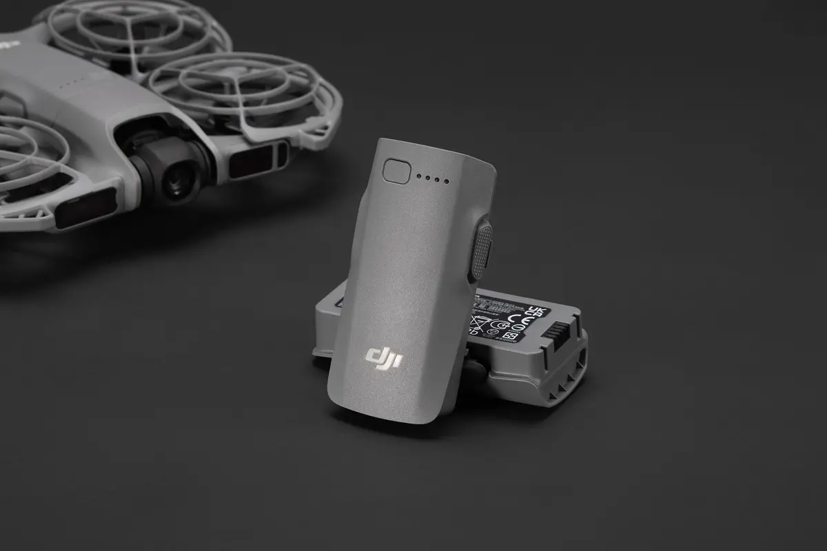 باتری DJI Neo 2 1 باتری اصل پهپاد DJI Neo 2 | پرواز تا 19 دقیقه | دامزیک